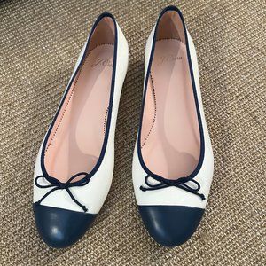 JCREW Leather Kiki Toe Cap Ballet Flats with Bow in Ivory/ Navy in Size 8 – NWB